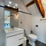 De L'omois Hotel
