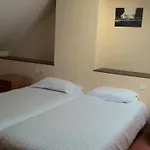 De L'omois Hotel