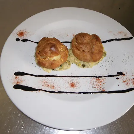 מלון De L'omois 2*