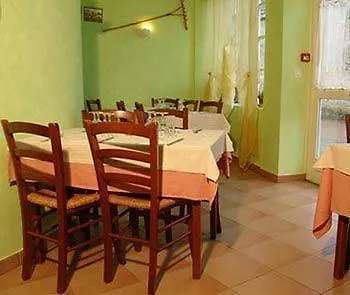 De L'omois Hotel 2*