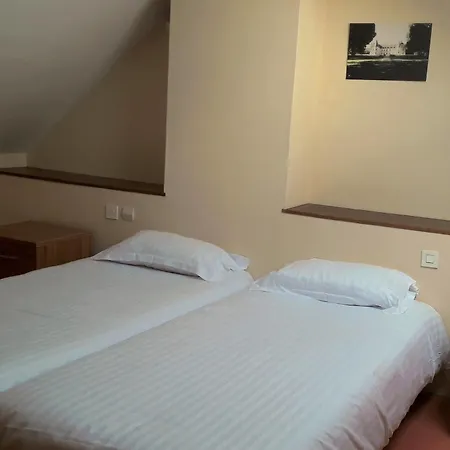 De L'omois Hotel