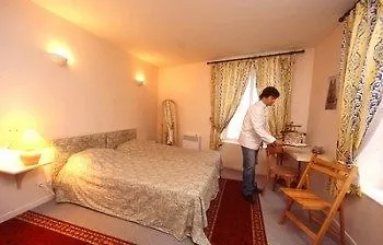 De L'omois Hotel