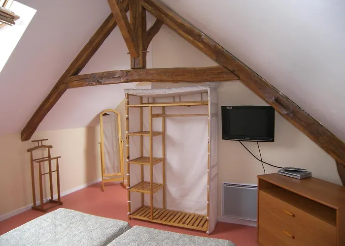 Szálloda De L'omois 2*