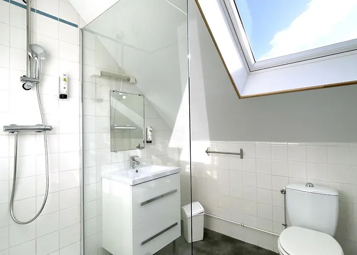 Szálloda De L'omois 2*